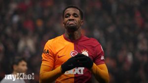 Wilfried Zaha Makes Loan Move To Lyon From Galatasaray For Ligue 1 Season