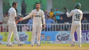 Pakistan 9/2 after slender 12-run first innings lead on Day 3 of second Test vs Bangladesh