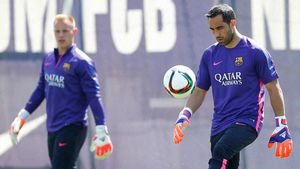 Former Barcelona goalkeeper willing to come Out of Retirement amid Ter Stegen injury