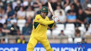 Australia dismantle England to clinch 68-run win in second ODI