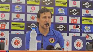 East Bengal Third ISL 2024-25 Defeat Sparks Fan Outrage: Coach Carles Cuadrat Addresses ‘Go Back’ Chants