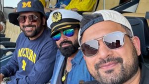 MS Dhoni Enjoys American Football Action in Michigan During Vacation With Friends