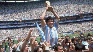 Trial of Medics Accused in Diego Maradona's Death Postponed to 2025