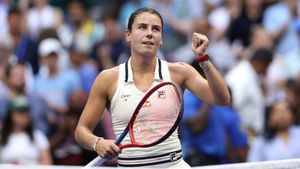 This French Open Star’s Net Worth Blows Roger Federer, Rafael Nadal, and Novak Djokovic Out of the Water