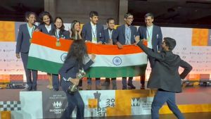 Chess Olympiad 2024: Indian Team Take Inspiration From Rohit Sharma to Celebrate Trophy Lift - Watch