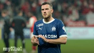 Jordan Veretout Secures Move To Lyon From Marseille In Latest Ligue 1 Transfer