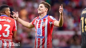 Diego Simeone Urges Patience For Julian Alvarez Following His First Goal With Atletico Madrid