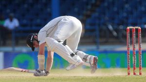New Zealand made to follow-on after 88 all-out as Sri Lanka take fifth-highest first innings lead in Test cricket