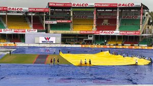 IND vs BAN 2nd Test Live Weather Updates from Kanpur on Day 1: Play Called Off Due To Heavy Rain; Bangladesh reach 107/3