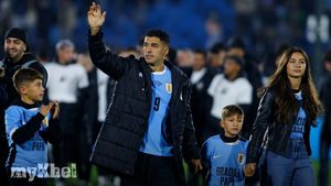 Luis Suarez Delivers Emotional Goodbye To Uruguay Fans In Final Game
