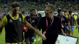 ISL 2024-25: Kerala Blasters Coach Mikael Stahre Unhappy With How Players Handled Closing Minutes in Punjab FC Defeat