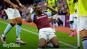 Aston Villa Triumphs In Electrifying Comeback Against Everton With Duran's Decider