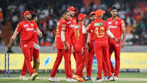 IPL 2025: Punjab Kings Sack Trevor Bayliss and Sanjay Bangar After Ricky Ponting Joins as Head Coach