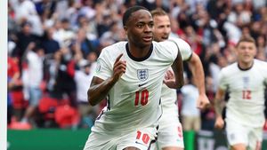 Arsenal considered signing another Premier League star instead of Chelsea attacker Raheem Sterling