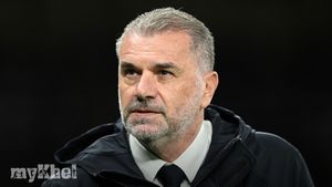 Postecoglou Commends Tottenham's Resilience Following Early Red Card Against Qarabag