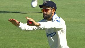 Dinesh Karthik defends Virat Kohli after an 'eye-opener' question from fan, says 'He is the king'