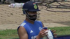 Virat Kohli's class act for Rishabh Pant: Batter leaves personal net session to watch Rishabh Pant's hundred