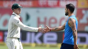 Dinesh Karthik vs Michael Bevan: Experts Weigh in on Epic India-Australia Border-Gavaskar Showdown