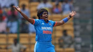 WATCH: India Women pacer Arundhati Reddy gives fiery send-off to former Pakistan captain Nida Dar