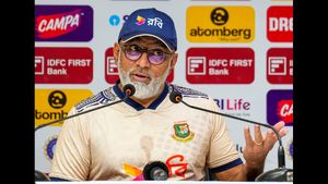 IND vs BAN: Bangladesh Coach Chandika Hathurusinghe Reflects on India's Unprecedented Aggressive Batting Strategy in Kanpur Test