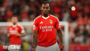 Benfica's Renato Sanches Returns From Injury For Champions League Match Against Feyenoord