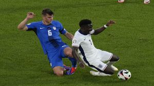 Bukayo Saka suffers injury during England match - How long may the Arsenal star miss?