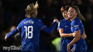 Chelsea Triumphs Over Tottenham 5-2 As Rytting Kaneryd Scores Twice In WSL Match
