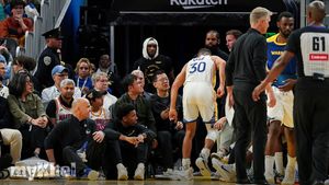 Curry Suffers Ankle Injury During Warriors' First Loss Of The Season Against Clippers