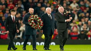 Why Erik Ten Hag appears to be worse than Manchester United legend Gary Neville?