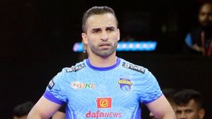 PKL 2024: Bengal Warriorz captain Fazel Atrachali becomes First to 500 Tackle Points in PKL