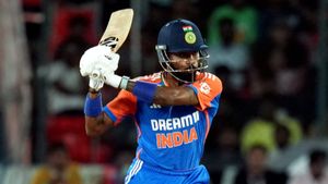 Hardik Pandya Heartwarming Moment of Clicking Selfie with Ball Boy Mid-Match Goes Viral