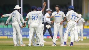 IND vs BAN: Sunil Gavaskar gives hilarious reply when asked about advising Bangladesh batters