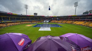 IND vs NZ 1st Test Day 4 Weather Forecast: IMD Issues Yellow Alert, Will Rain Play Spoilsport in Bengaluru Today?