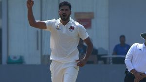 The Story of Juned Khan: From Autorickshaw Driver to Mumbai Rising Pacer, This Coach Helped Him