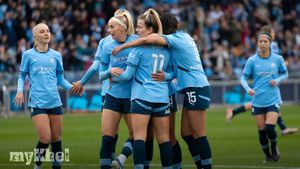 Manchester City Triumphs Over West Ham 2-0 As Lauren Hemp Achieves Milestone With 50th Goal