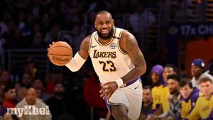 LeBron James Highlights Team Effort In Lakers' Victory Over Kings