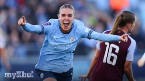 Manchester City Fights Back To Defeat Aston Villa 2-1 And Reclaim WSL Summit