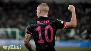 Enzo Maresca Commends Mykhailo Mudryk's Progress After Slow Learning Journey