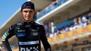 Norris frustrated by Verstappen's 'incorrect' driving in Austin