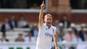 Pakistan vs England: Olly Stone Set to Leave Pakistan Tour, Doubtful for Second Test, Know Why