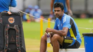 IND vs NZ: Gavaskar reacts as Doull says Washington Sundar brought in as India unhappy with Ashwin after 1st Test
