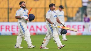 IND vs NZ: Sarfaraz Khan-Rishabh Pant provide much needed silver lining amid India's bleak outing