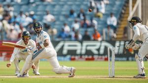 IND vs NZ 2nd Test: Virat Kohli Misjudged Full Toss Dismissal Stuns Pune Crowd as Mitchell Santner Strikes Again