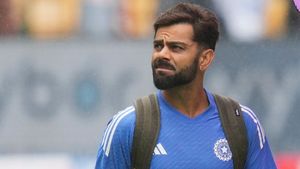 WATCH: M Chinnaswamy Stadium erupts with joy as 'adopted son' Virat Kohli walks in to at bat three vs New Zealand