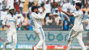 Rohit Sharma's plan to unleash Chennai star vs Bengaluru hero successful as Washington Sundar rattles Rachin Ravindra