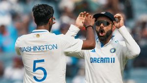 IND vs NZ: Washington Sundar's 7-Wicket Haul Rocks New Zealand on Day One in Pune; Rohit Sharma Disappoints