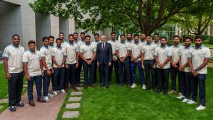 Virat Kohli Witty Reply to Australian PM Anthony Albanese Steals the Show in Canberra