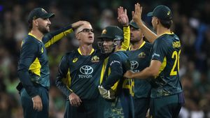 Pakistan vs Australia: Pakistani Fan Removed from Australian Stadium for Holding Imran Khan Poster