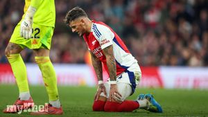 Arsenal Defender Ben White Faces Lengthy Absence After Knee Surgery