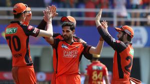 IPL 2025 Auction: Bhuvneshwar Kumar Joins Royal Challengers Bengaluru for Rs 10.75 Crore, Becomes Most Expensive Player on Day 2
